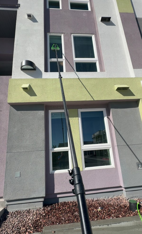 Exterior window cleaning with a water-fed pole